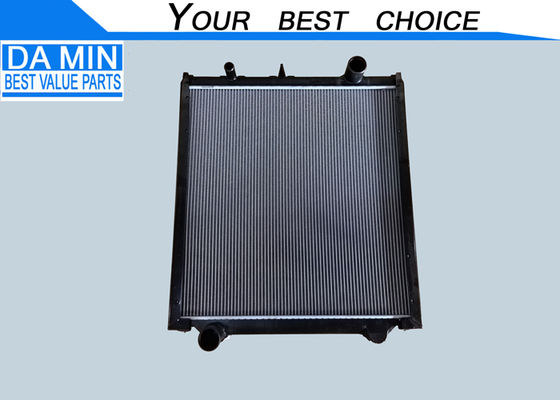 10PE1 Radiador 1214107950 Núcleo de Enfriamiento de Aluminio Tamaño Estándar Carcasa de Plástico Isuzu CXZ Piezas de Motor para Camión Pesado